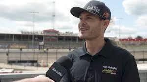 Larson does it again in Austrailia!