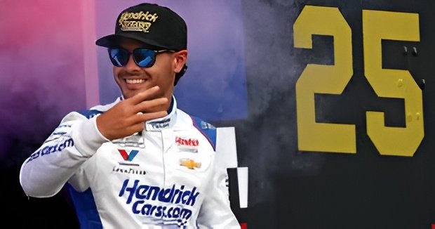 Larson does it again in Austrailia!